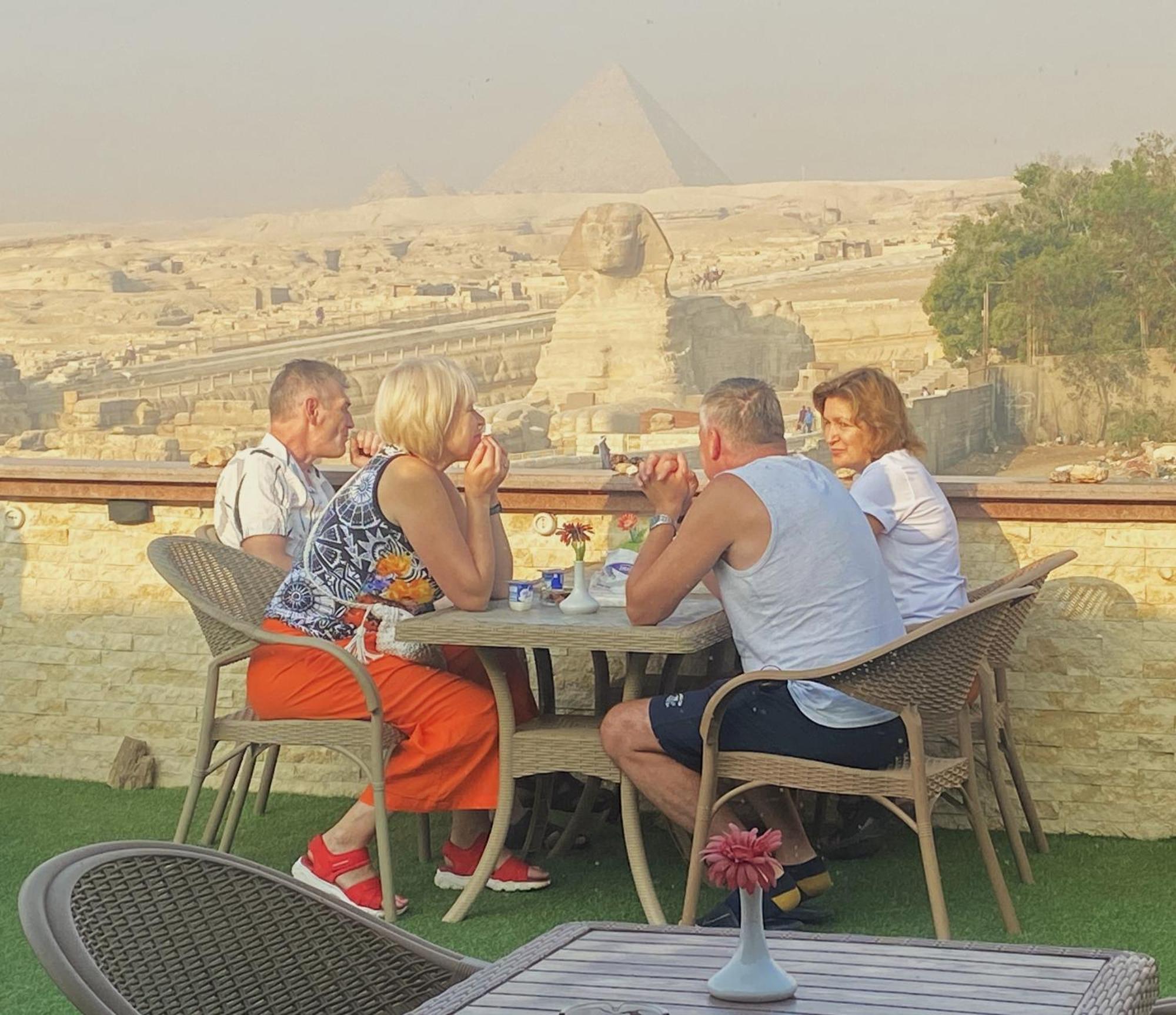 Seven Pyramids Panoramic View Inn Kafret el-Gabal Exterior photo