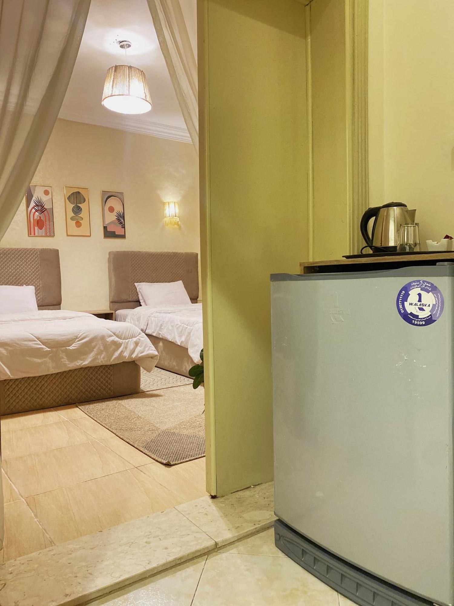 Seven Pyramids Panoramic View Inn Kafret el-Gabal Room photo